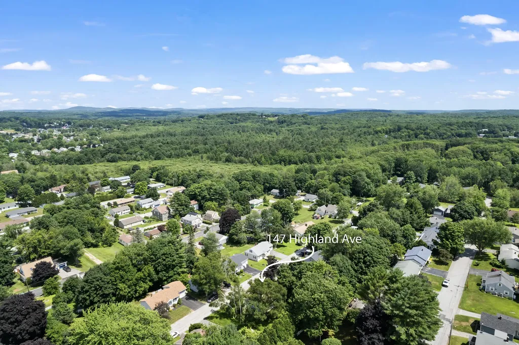 147 Highland Avenue Lewiston ME 04240