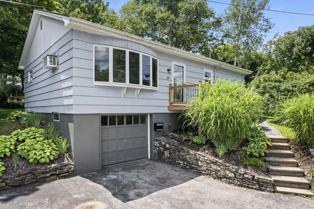 147 Highland Avenue Lewiston ME 04240