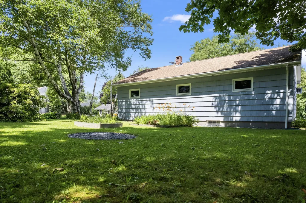 147 Highland Avenue Lewiston ME 04240