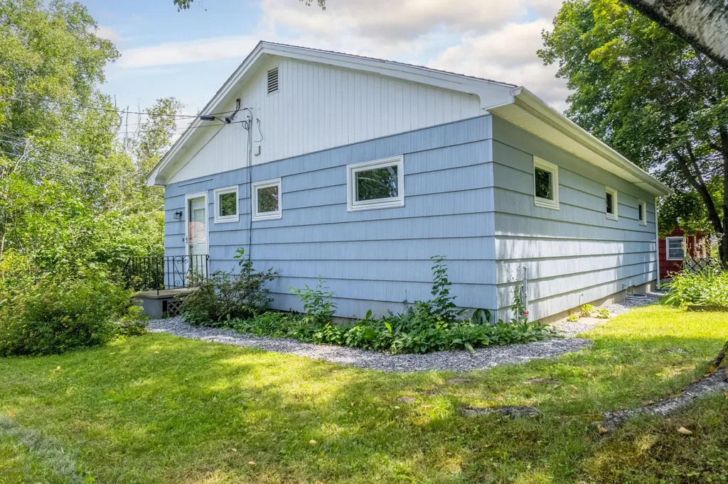 147 Highland Avenue Lewiston ME 04240