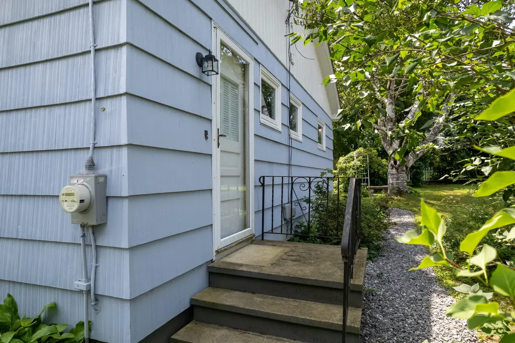 147 Highland Avenue Lewiston ME 04240