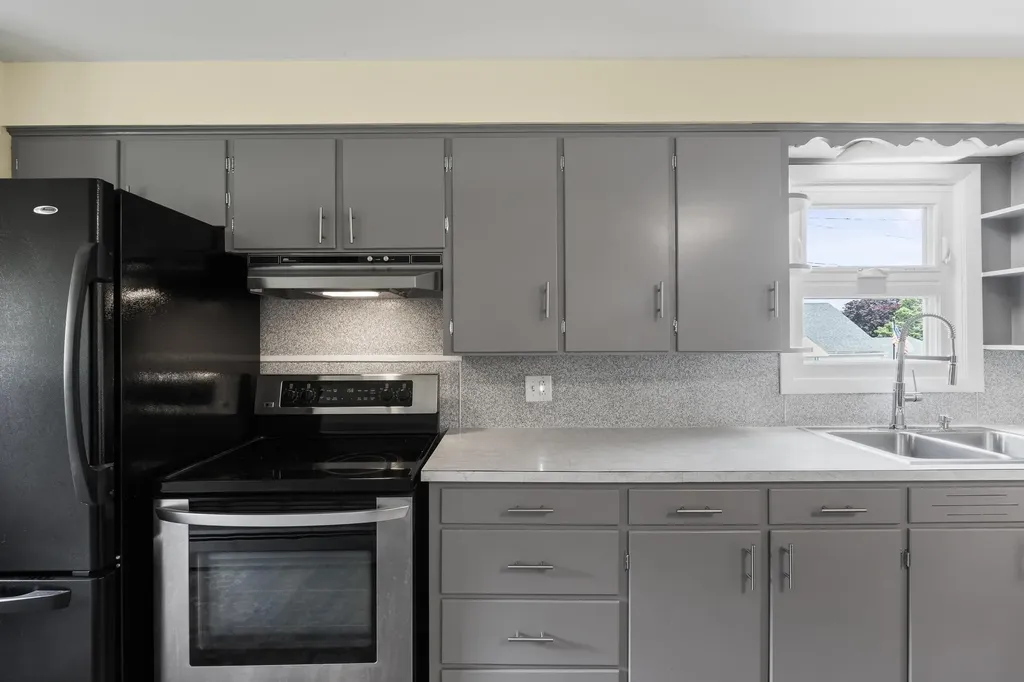 147 Highland Avenue Lewiston ME 04240