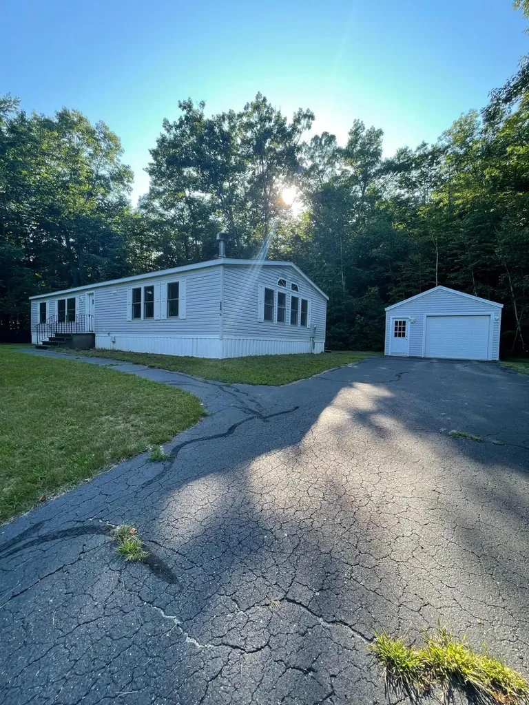 10 Audreys Way Casco ME 04015