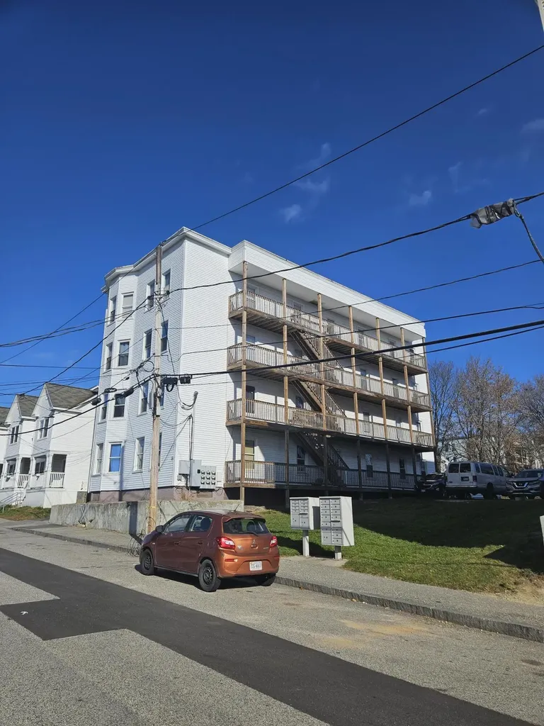 94 Knox Street Lewiston ME 04240