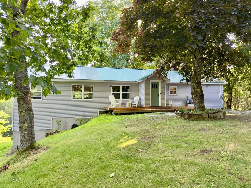 760 Camden Road Hope ME 04847