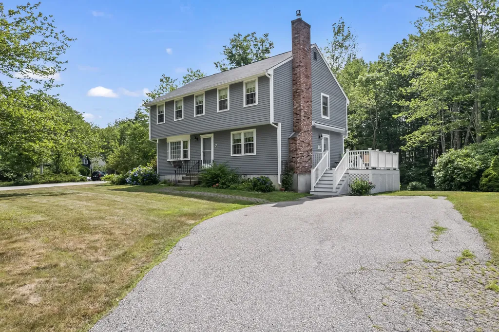7 Winterbrook Court York ME 03909