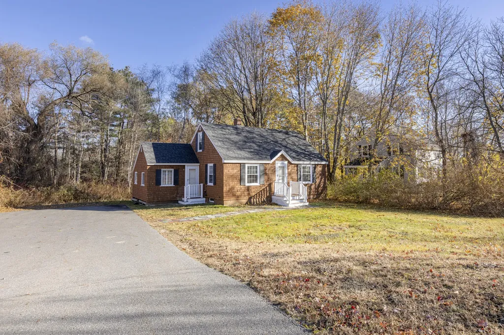 5 Elmwood Avenue Westbrook ME 04092