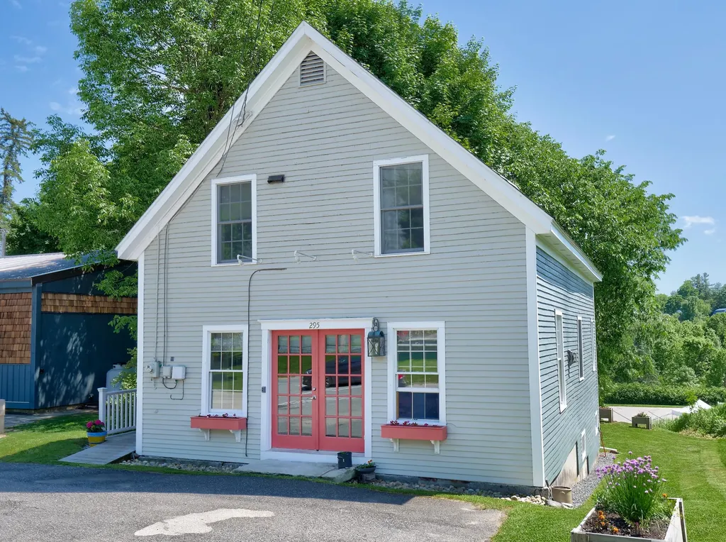 295 Common Road Union ME 04862