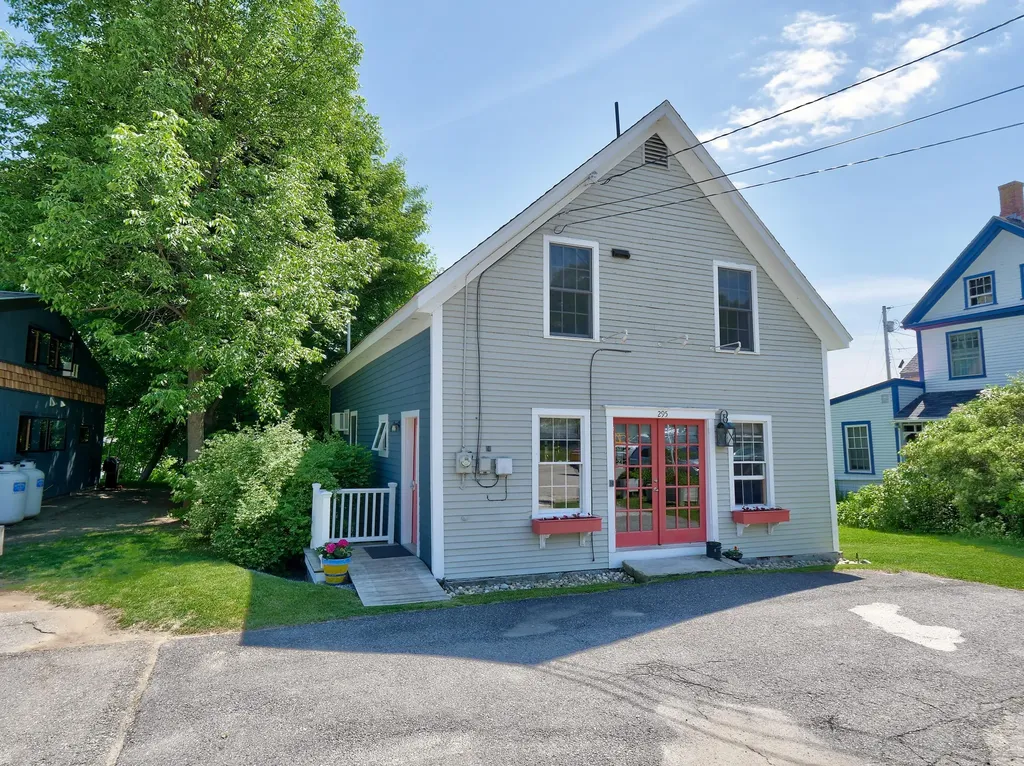 295 Common Road Union ME 04862