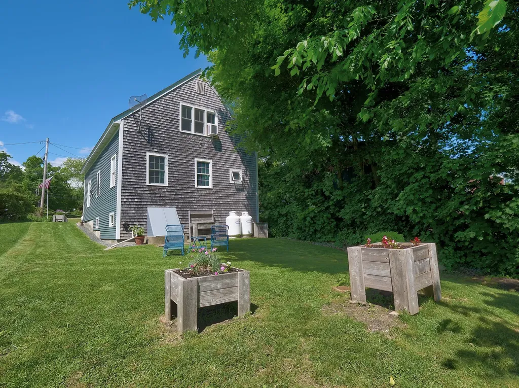 295 Common Road Union ME 04862