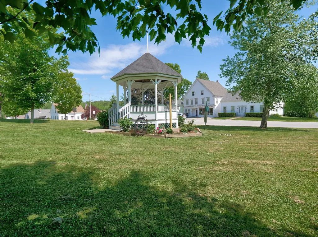 295 Common Road Union ME 04862