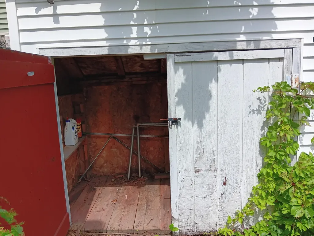 131 Maine Avenue Millinocket ME 04462