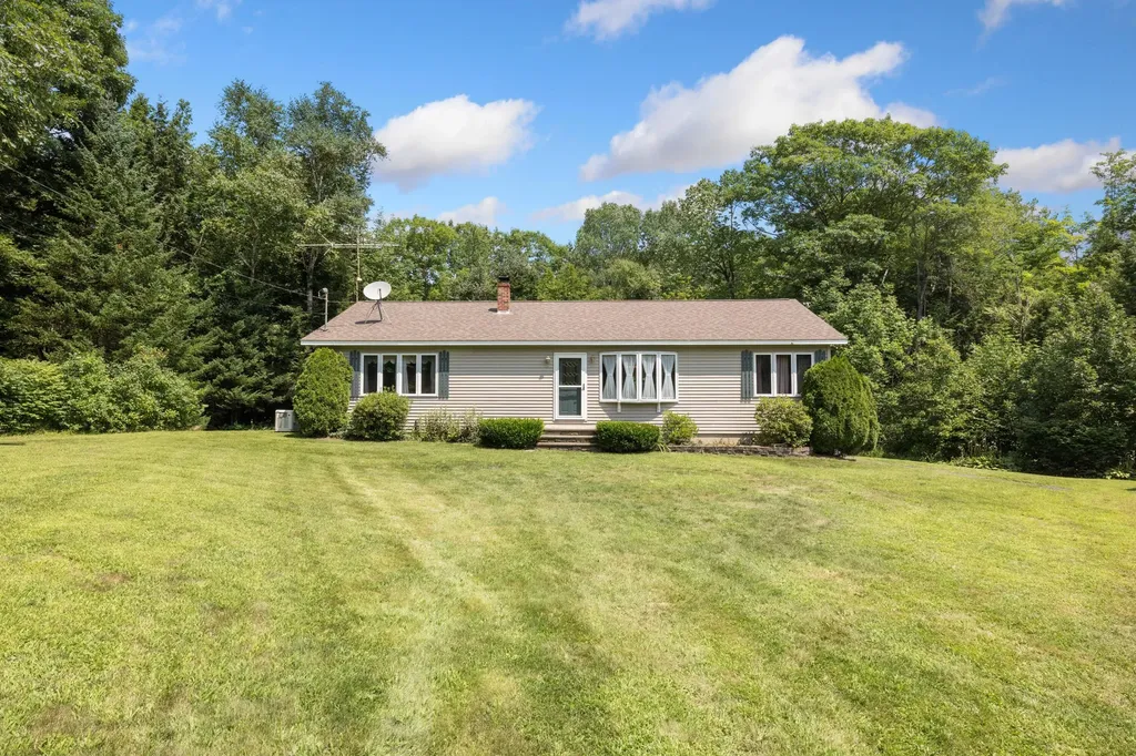 89 Toothaker Road Richmond ME 04357
