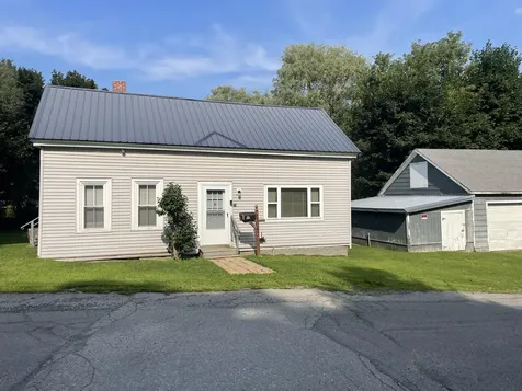 10 Mill Street Dexter ME 04930