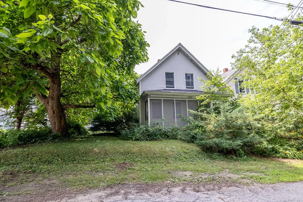 20 Allen Street Augusta ME 04330