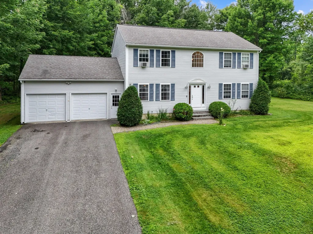 106 Ridge Road Fairfield ME 04937
