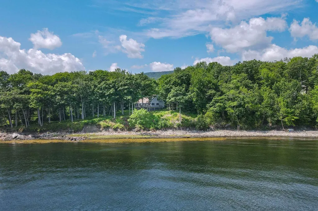 555 Belfast Road Camden ME 04843