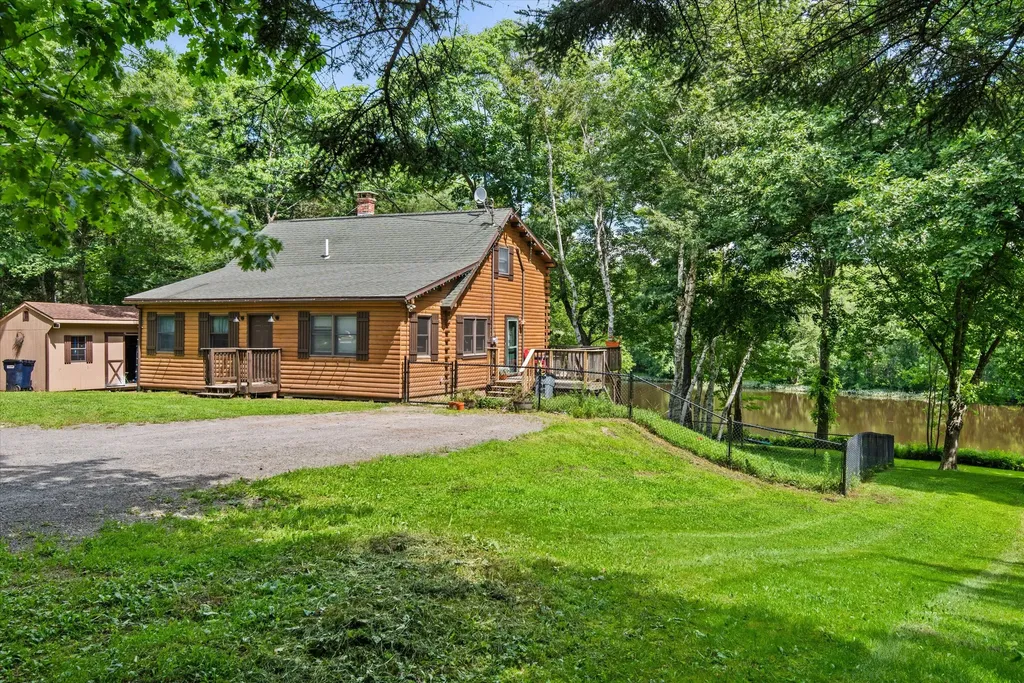 2409 Broadway Bangor ME 04401
