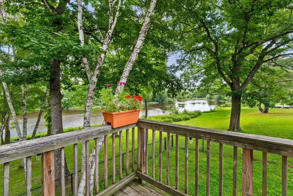 2409 Broadway Bangor ME 04401