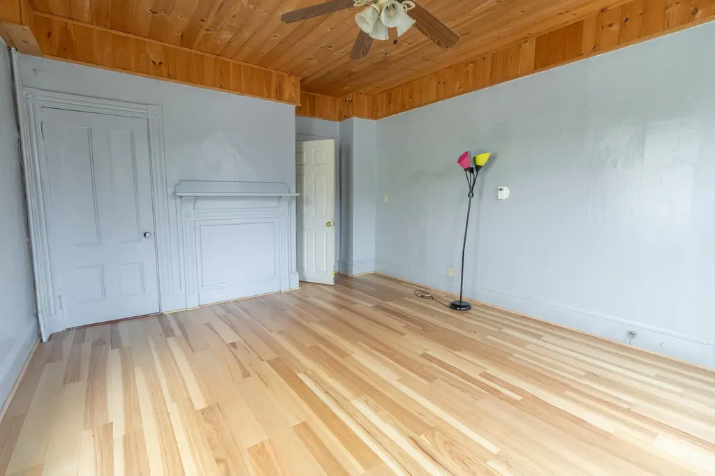 203 Oak Street Lewiston ME 04240