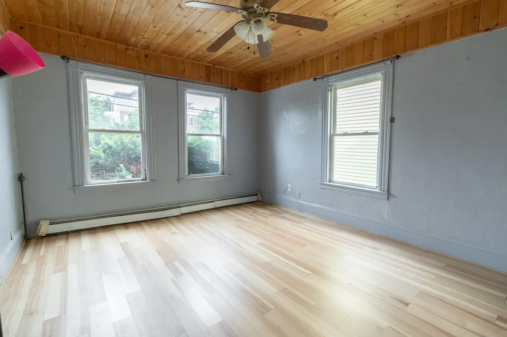 203 Oak Street Lewiston ME 04240