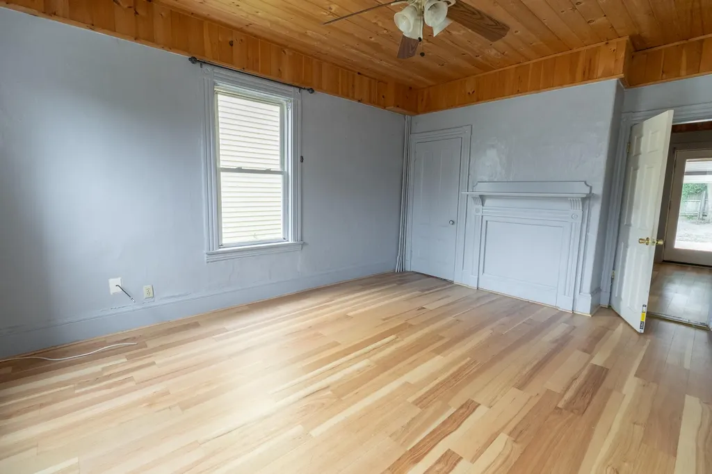 203 Oak Street Lewiston ME 04240