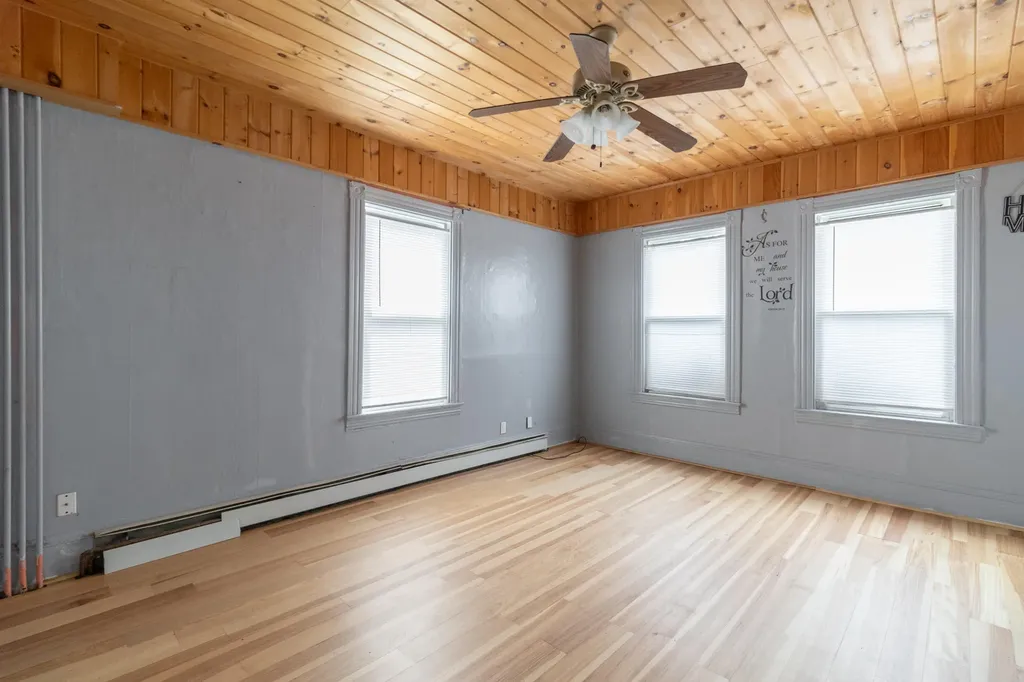 203 Oak Street Lewiston ME 04240