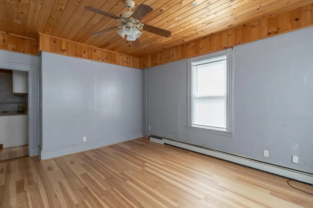 203 Oak Street Lewiston ME 04240