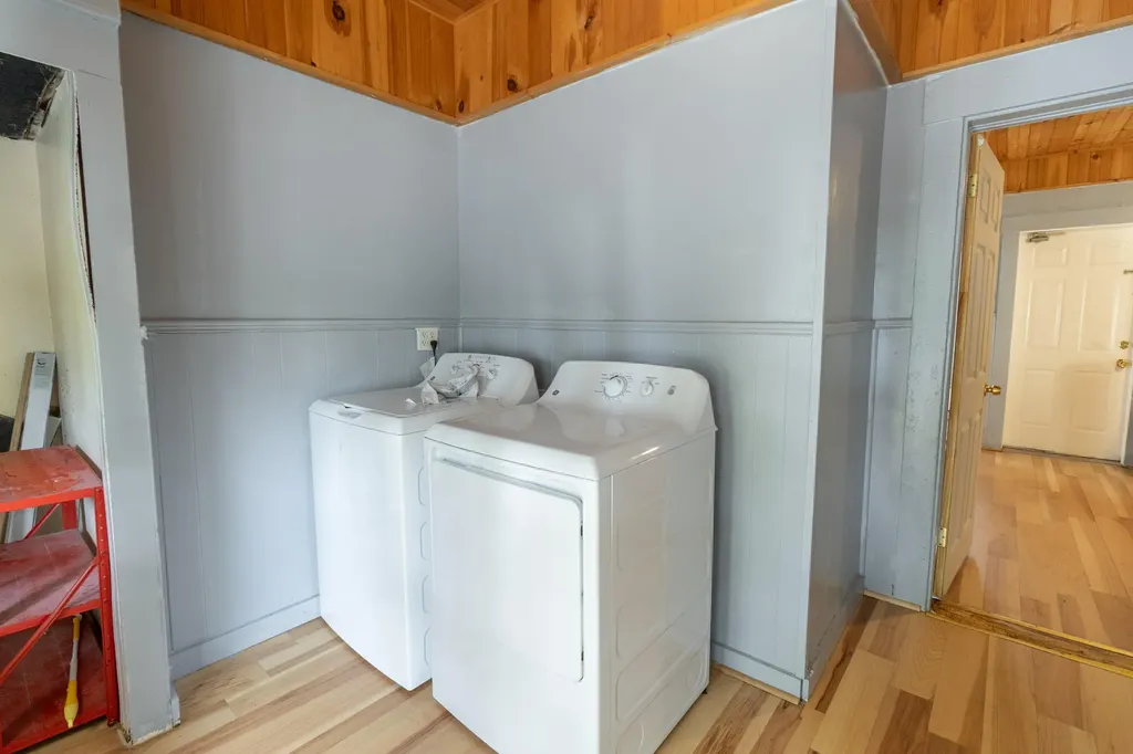 203 Oak Street Lewiston ME 04240