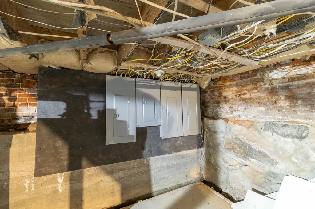 203 Oak Street Lewiston ME 04240