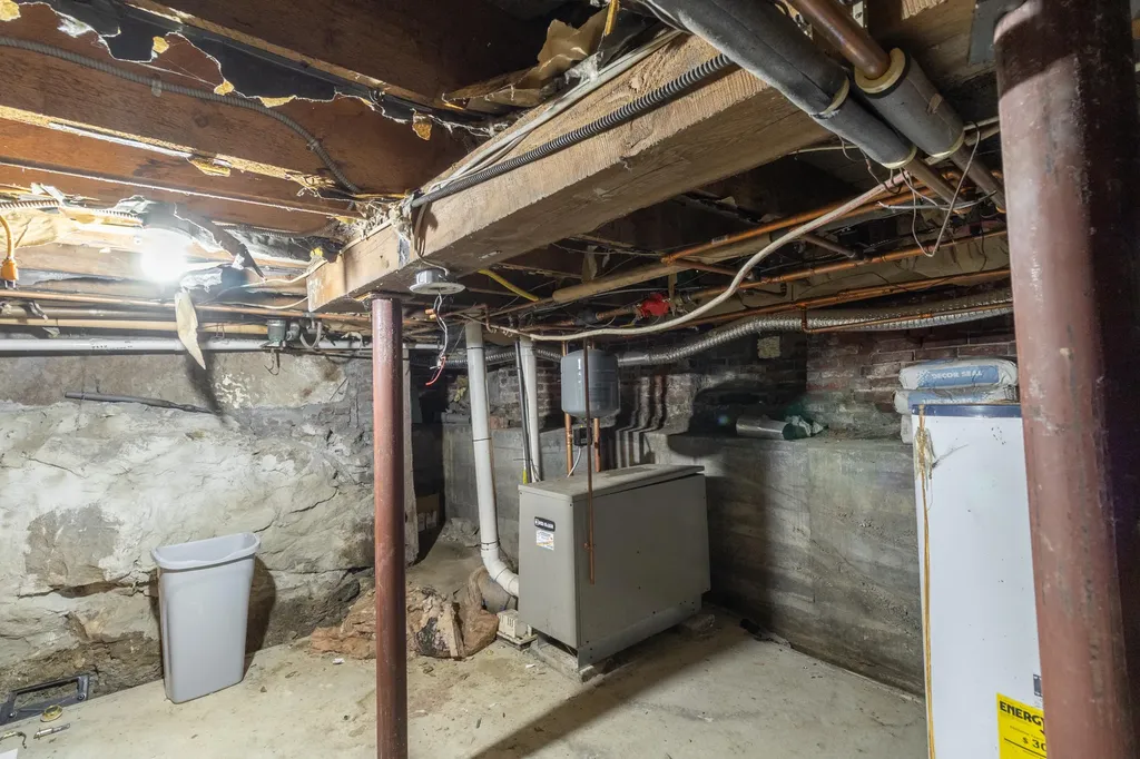 203 Oak Street Lewiston ME 04240
