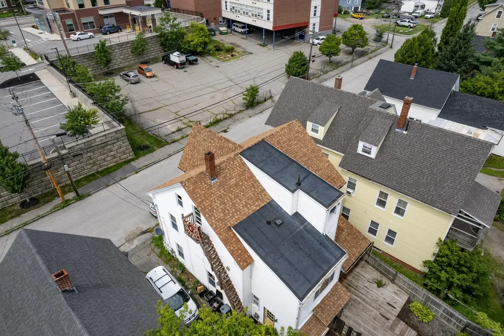 203 Oak Street Lewiston ME 04240
