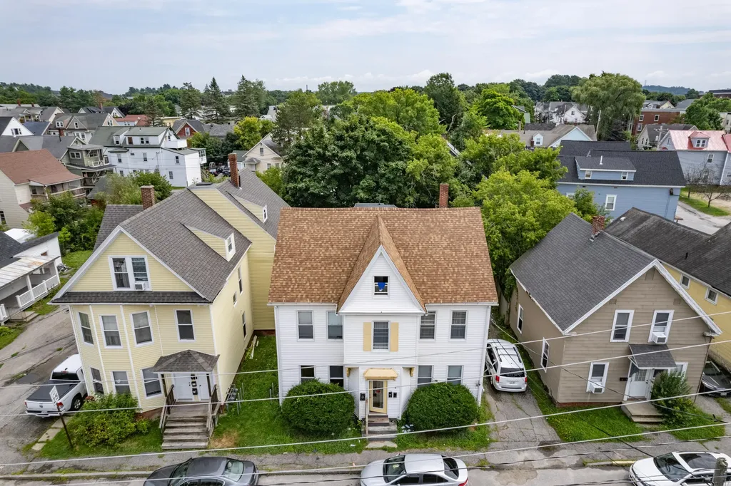 203 Oak Street Lewiston ME 04240