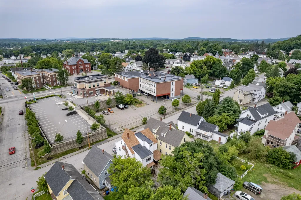 203 Oak Street Lewiston ME 04240