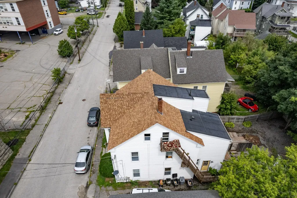 203 Oak Street Lewiston ME 04240