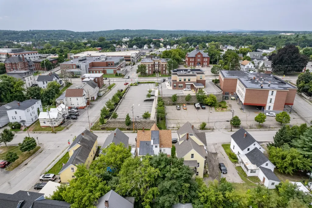 203 Oak Street Lewiston ME 04240