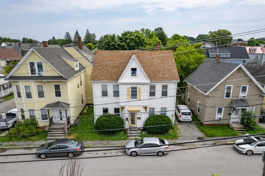 203 Oak Street Lewiston ME 04240