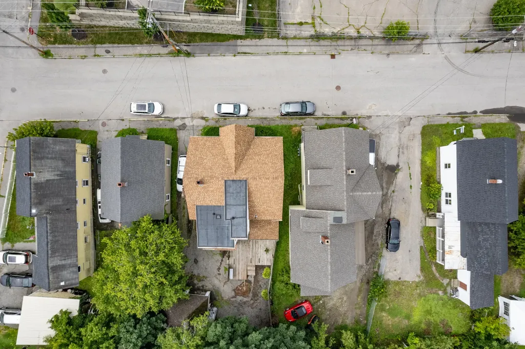 203 Oak Street Lewiston ME 04240