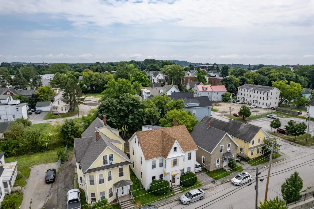 203 Oak Street Lewiston ME 04240