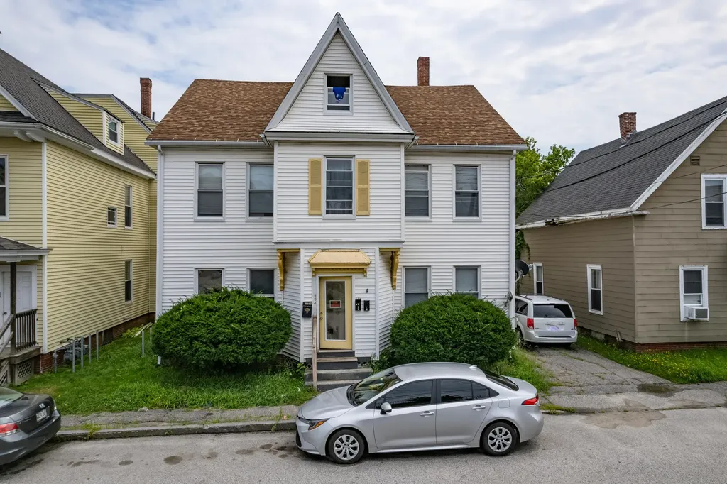 203 Oak Street Lewiston ME 04240