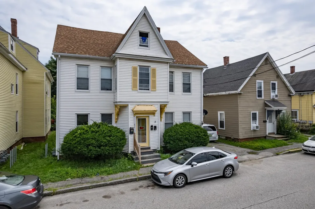 203 Oak Street Lewiston ME 04240