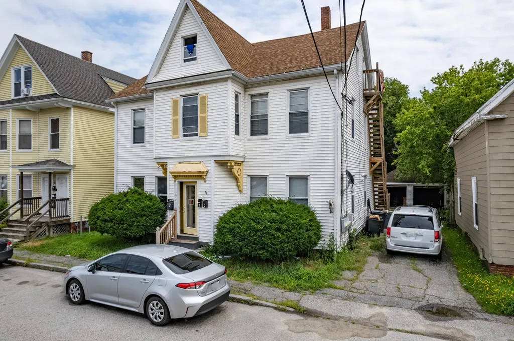 203 Oak Street Lewiston ME 04240