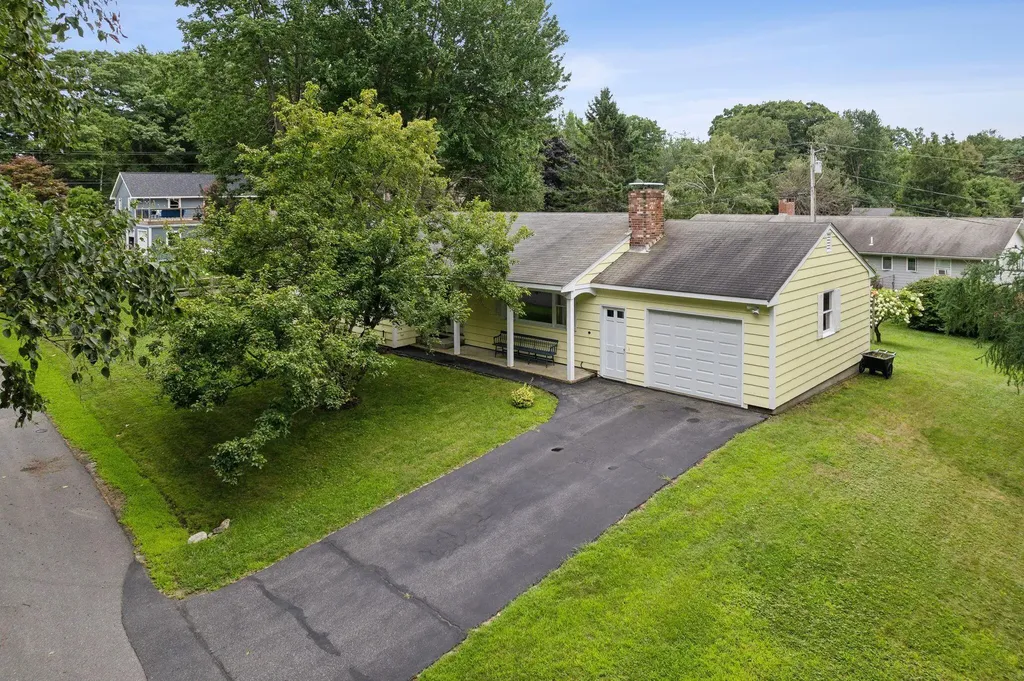 18 Almonte Avenue Yarmouth ME 04096