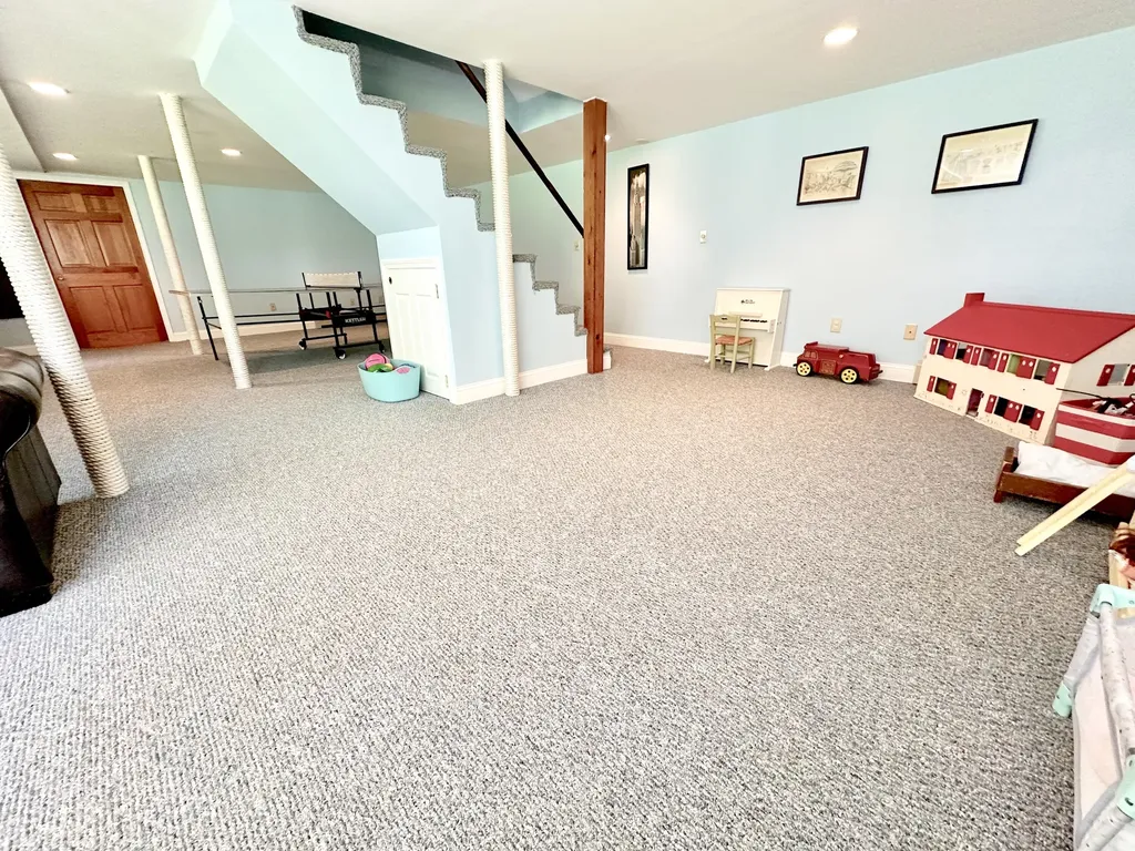 6 Rhonda Drive Scarborough ME 04074
