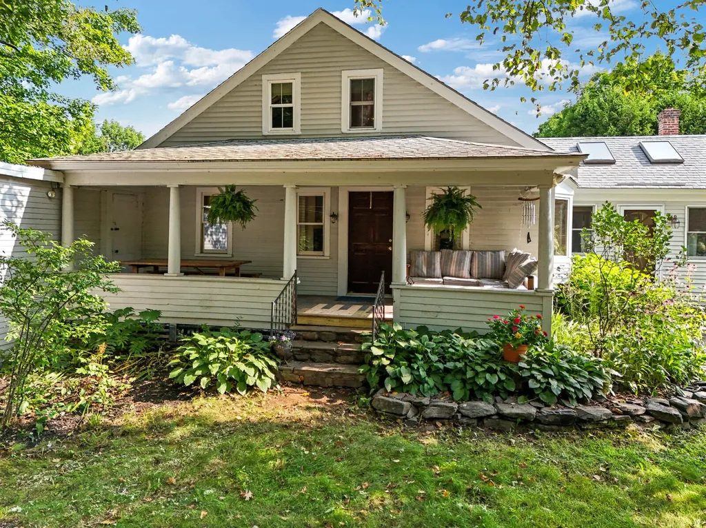 152 Dunns Corner Road Mount Vernon ME 04352