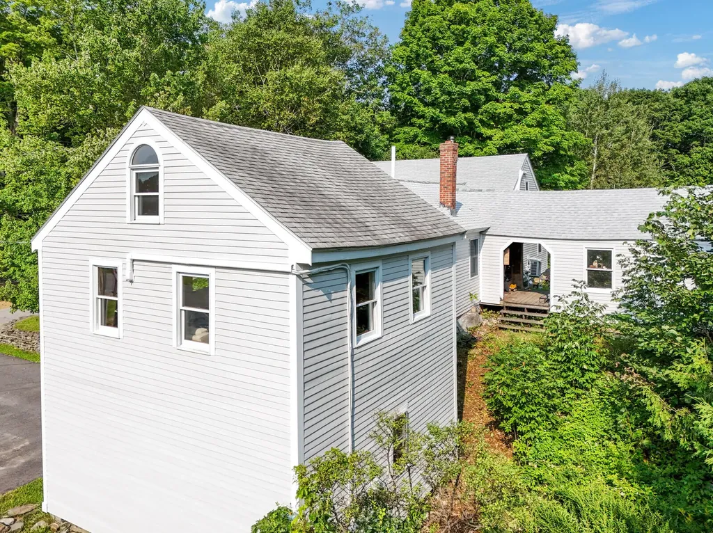 152 Dunns Corner Road Mount Vernon ME 04352