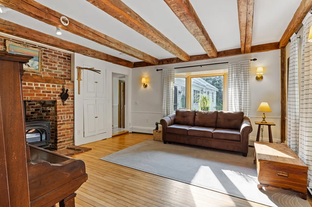 152 Dunns Corner Road Mount Vernon ME 04352