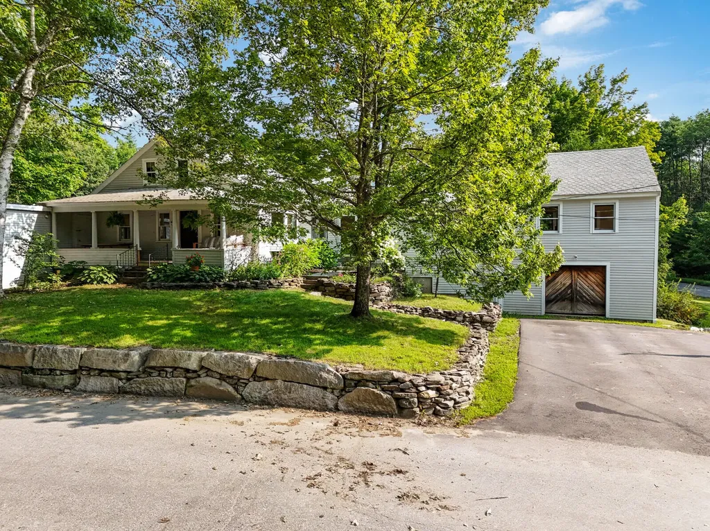 152 Dunns Corner Road Mount Vernon ME 04352