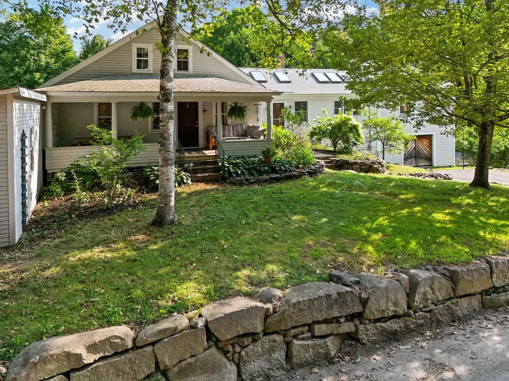 152 Dunns Corner Road Mount Vernon ME 04352