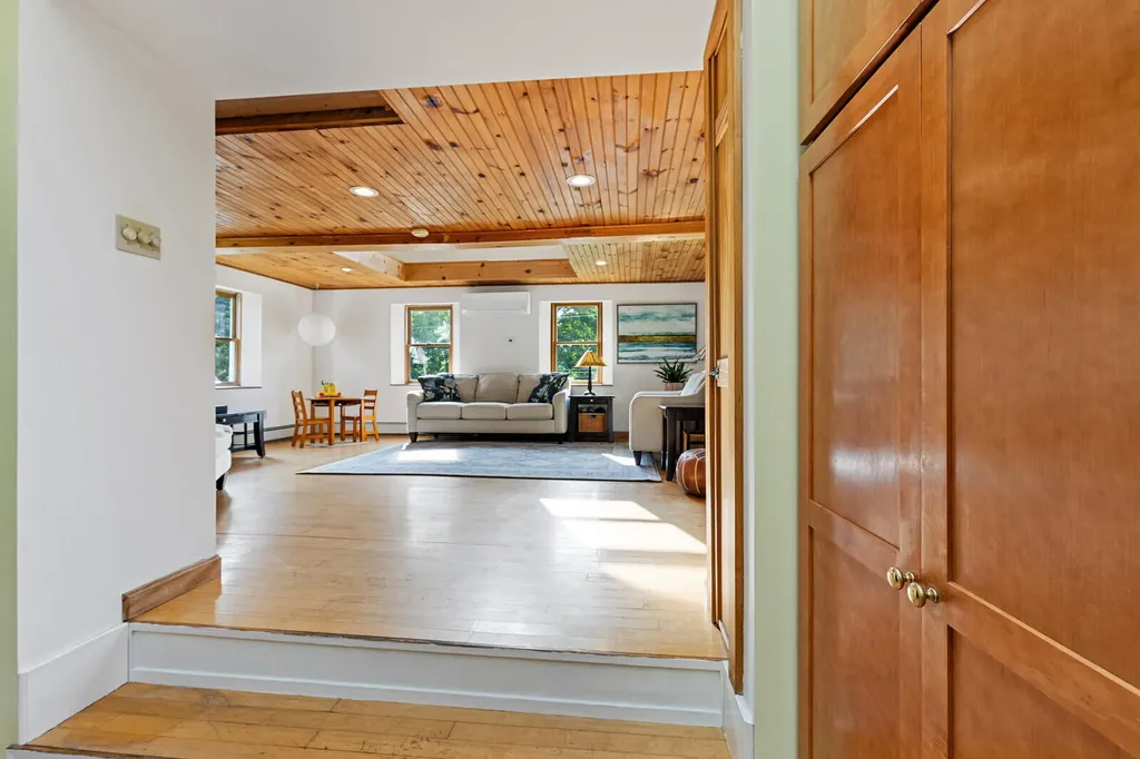 152 Dunns Corner Road Mount Vernon ME 04352